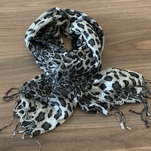 Express Leopard Scarf